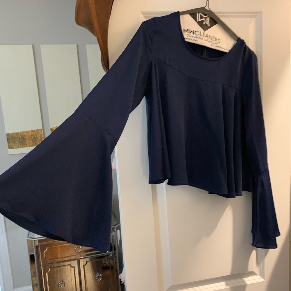 Navy blue top with belle sleeve